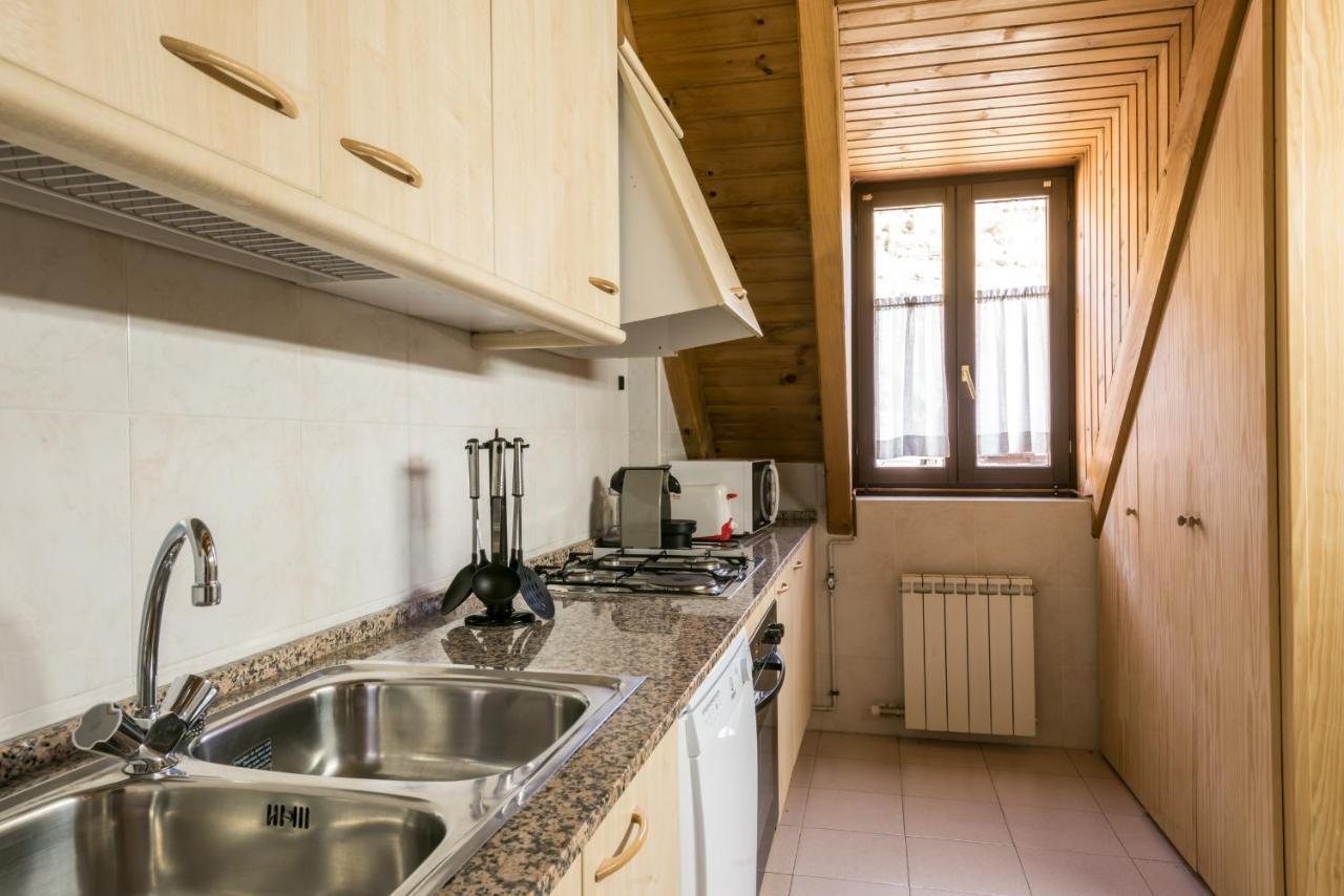 Montcorbison Apartment